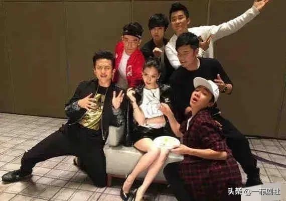 娱乐圈吃瓜爆料最新,明星恋情曝光，幕后真相令人震惊！